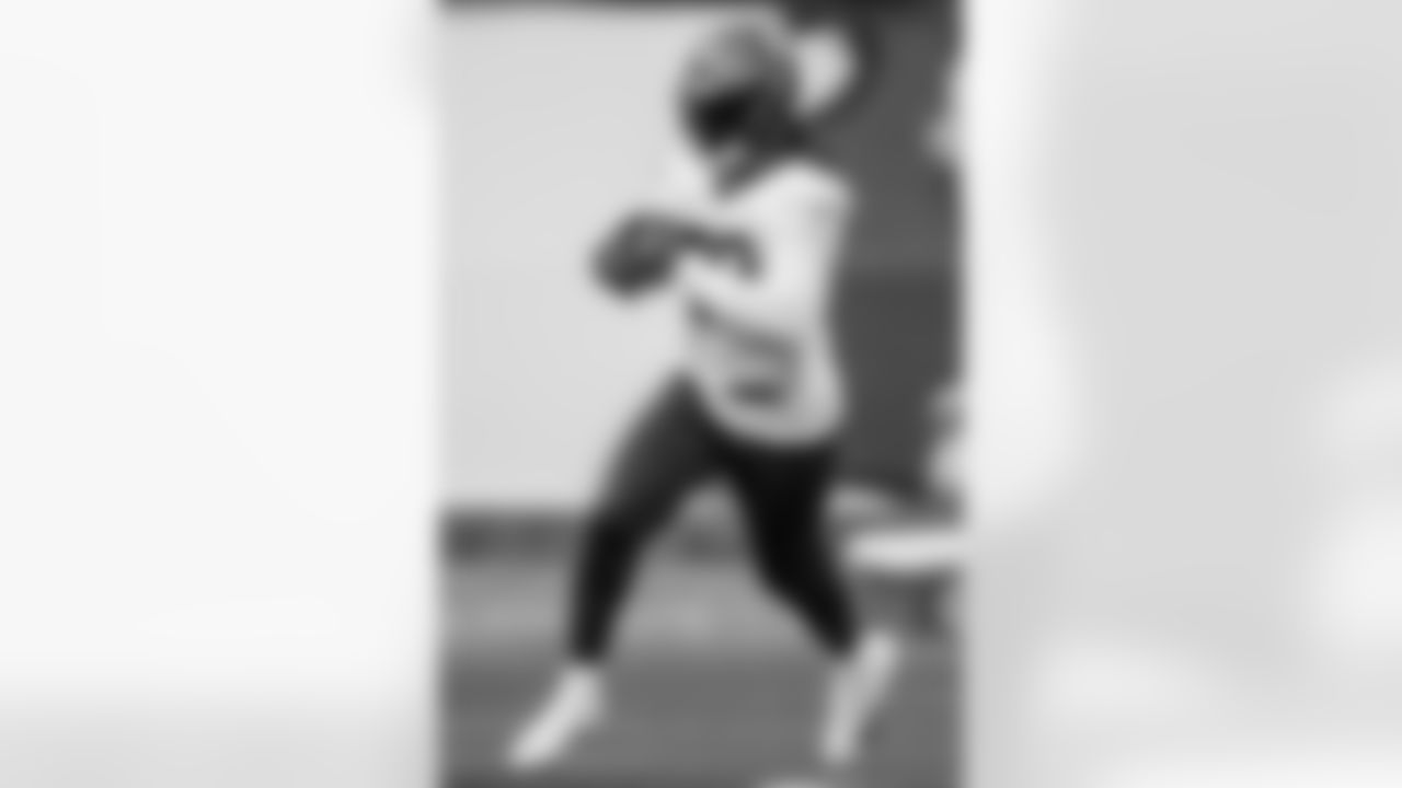 TAMPA, FL - January 04, 2023 - Running Back Rachaad White #29 of the Tampa Bay Buccaneers during practice at AdventHealth Training Center. Photo By Tori Richman/Tampa Bay Buccaneers