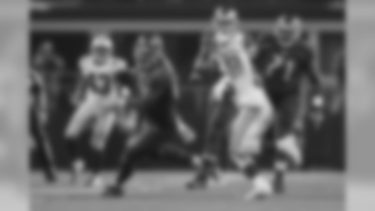 TE Jordan Leggett, No. 87