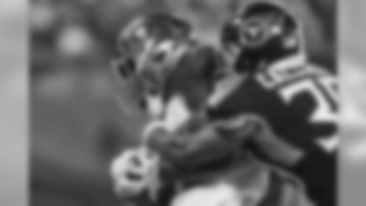 Bucs vs. Titans