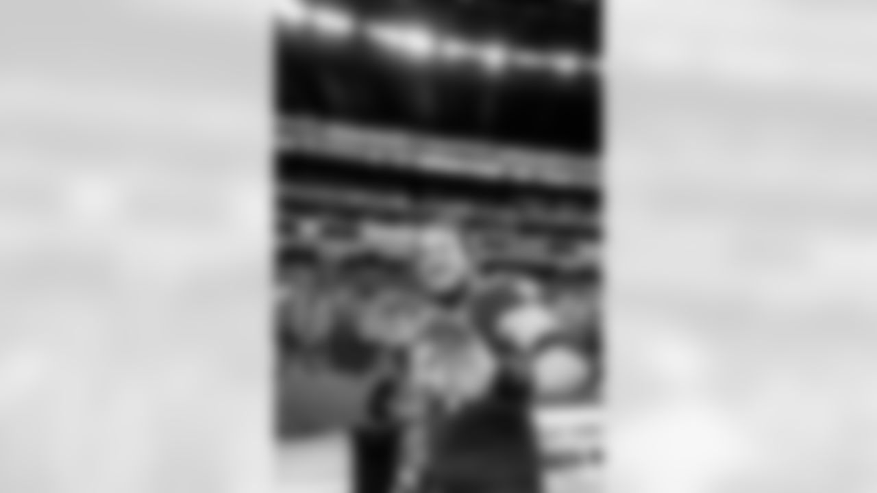 LAS VEGAS, NV - FEBRUARY 06, 2022 - Guard Ali Marpet #74 of the Tampa Bay Buccaneers before the 2022 Pro Bowl at Allegiant Stadium. The AFC won the game 41-35. Photo By Tori Richman/Tampa Bay Buccaneers