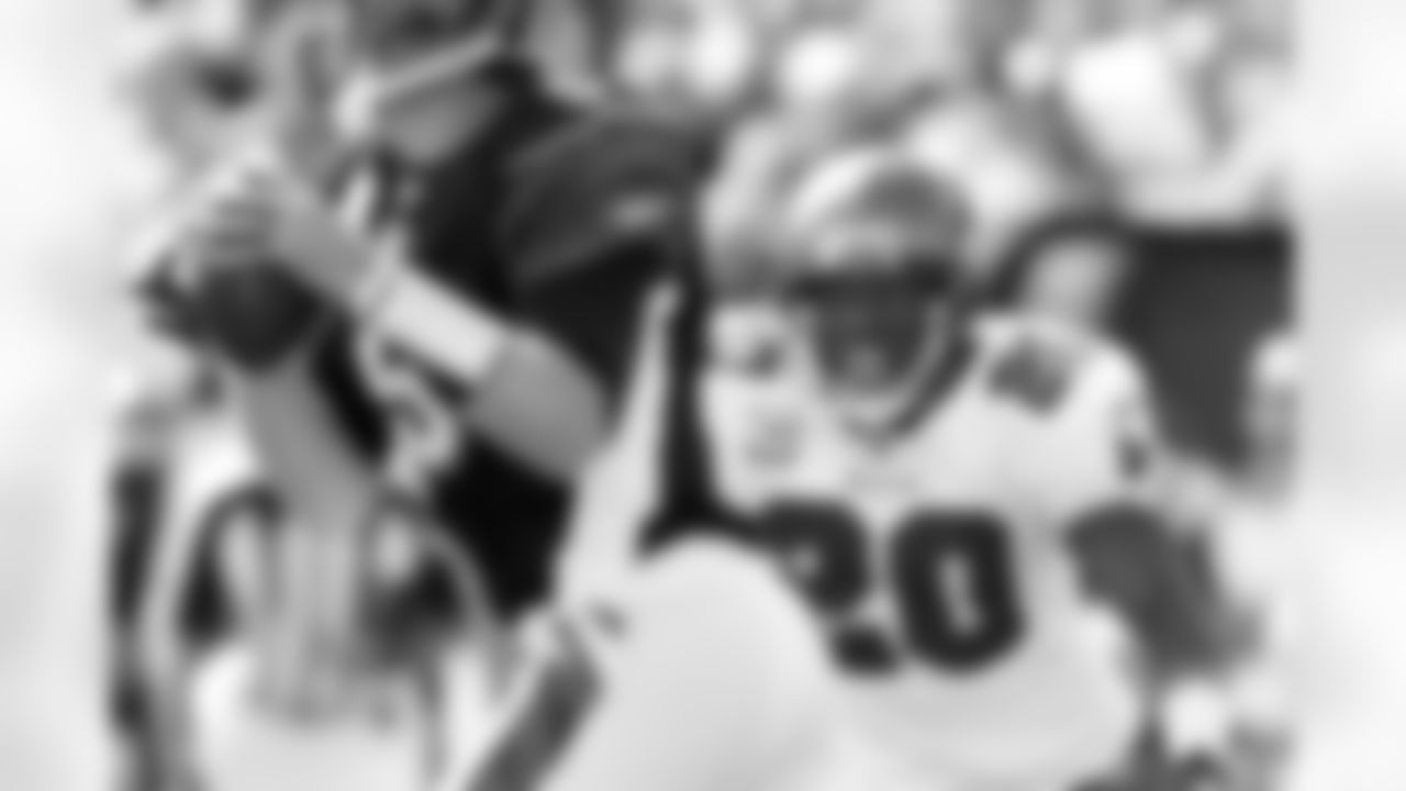 20 CB Ronde Barber has his sights set on the quarterback