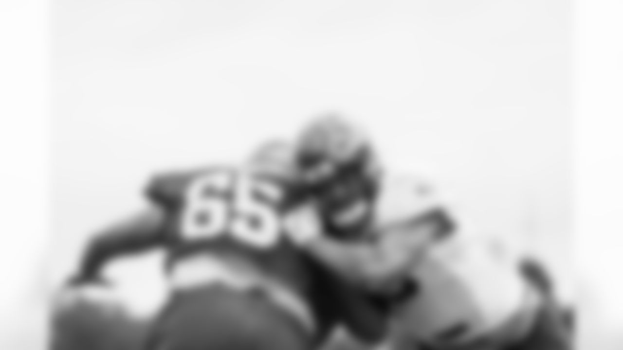 TAMPA, FL - November 09, 2022 - Defensive Lineman Logan Hall #90 of the Tampa Bay Buccaneers during practice at AdventHealth Training Center. Photo By Tori Richman/Tampa Bay Buccaneers