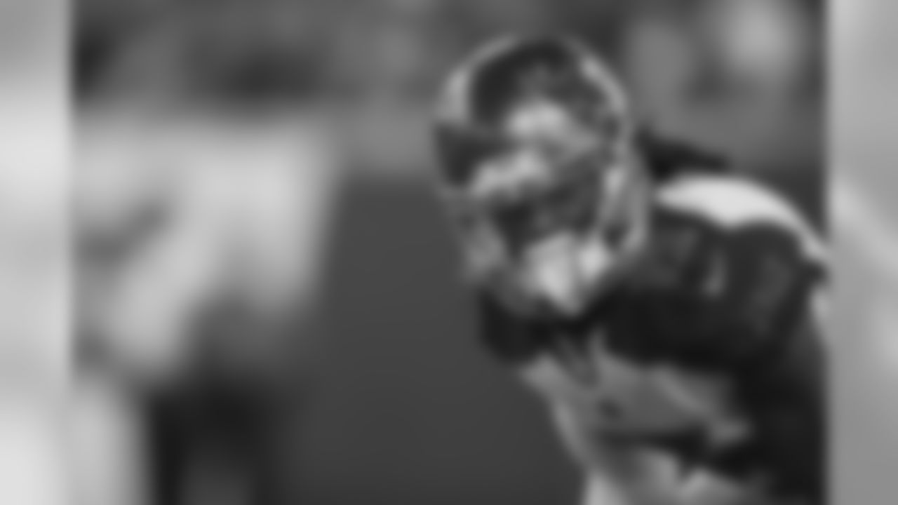 DL DaVonte Lambert, No. 75