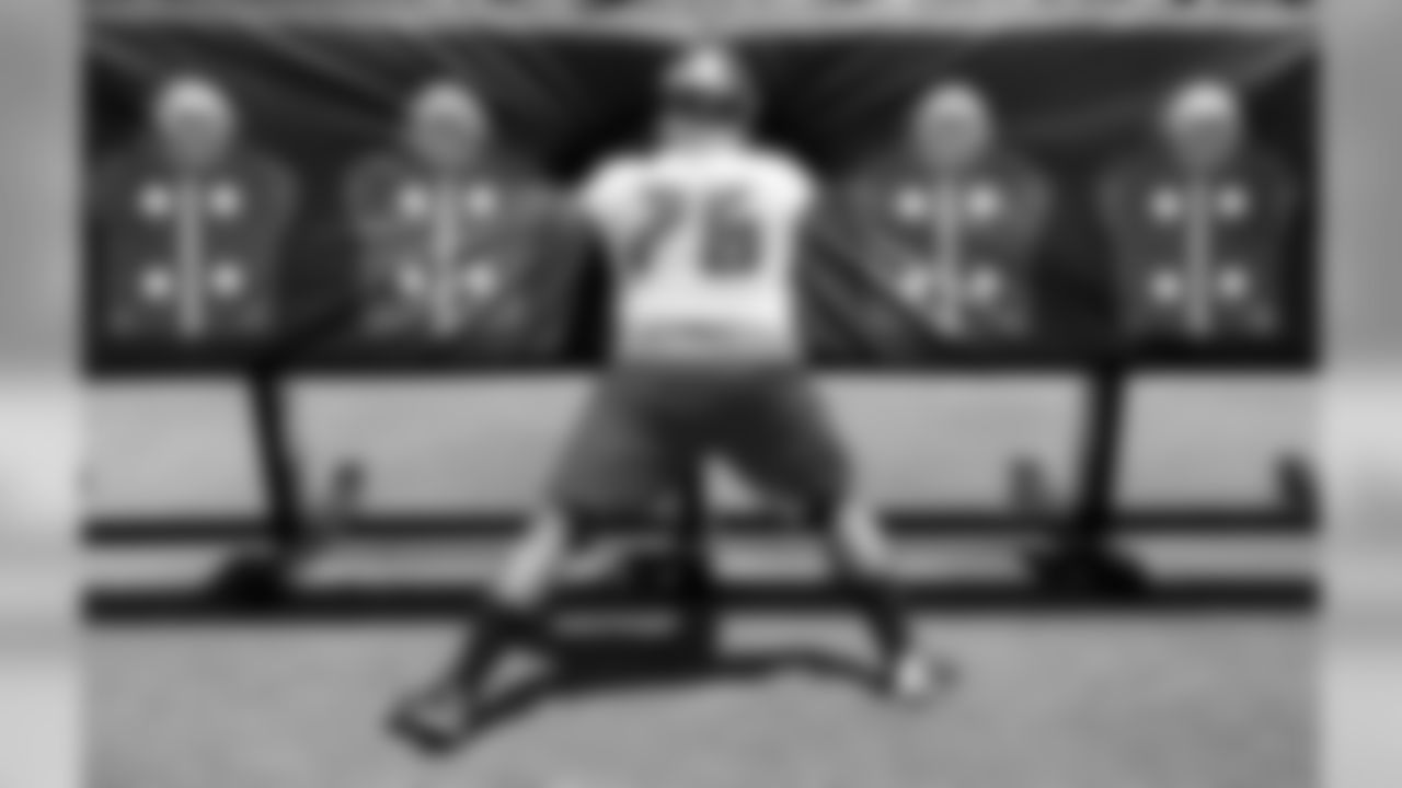 OL Donovan Smith