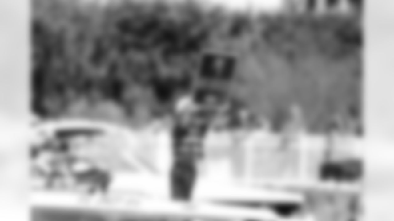 parade_057