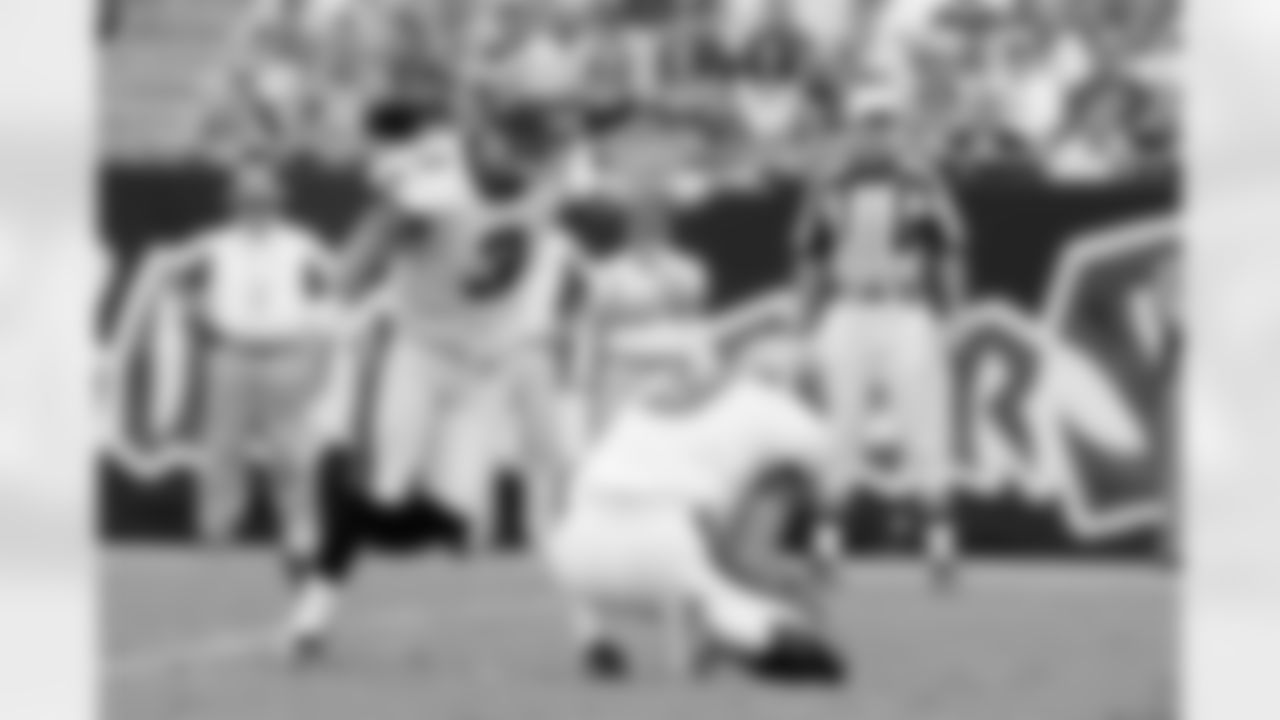 3 K Matt Bryant kicks 2 field goals in the 1st half