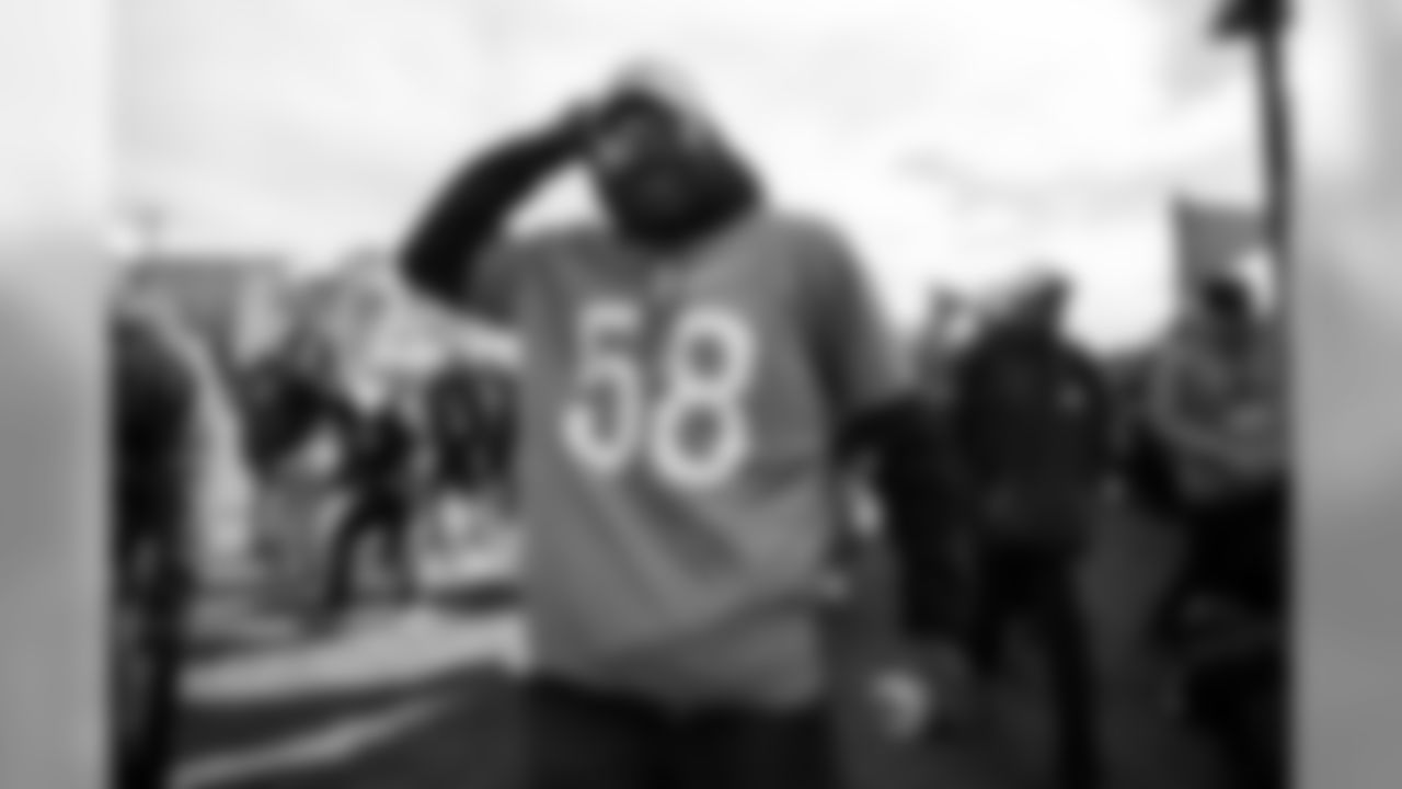 ORLANDO, FL - JANUARY 22, 2020 - Outside Linebacker Shaquil Barrett #58 of the Tampa Bay Buccaneers during practice at the 2020 Pro Bowl. Photo By Kyle Zedaker/Tampa Bay Buccaneers