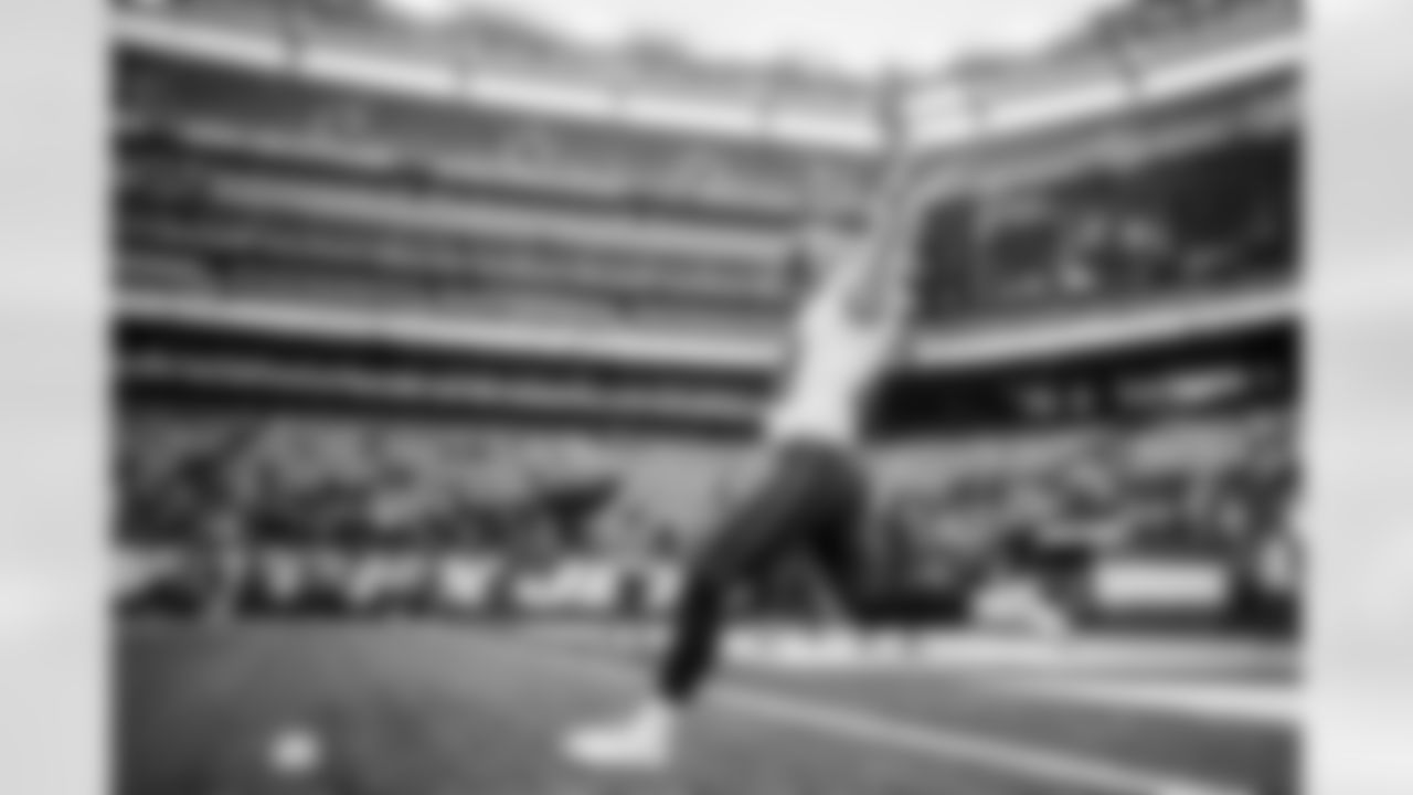 EAST RUTHERFORD, NJ - JANUARY 02, 2022 - Punter Sterling Hofrichter #19 of the Tampa Bay Buccaneers before the game between the Tampa Bay Buccaneers and New York Jets at MetLife Stadium. The Buccaneers won the game, 28-24. Photo By Tori Richman/Tampa Bay Buccaneers