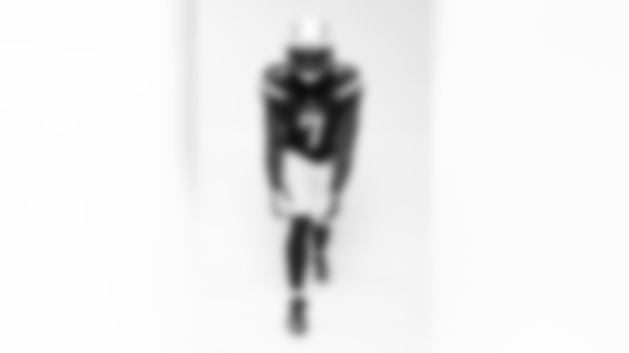 San Diego Chargers wide receiver Mike Williams (7) poses for a portrait during the NFLPA Rookie Premiere on Saturday, May 20, 2017 in Los Angeles. (Ben Liebenberg/NFL)