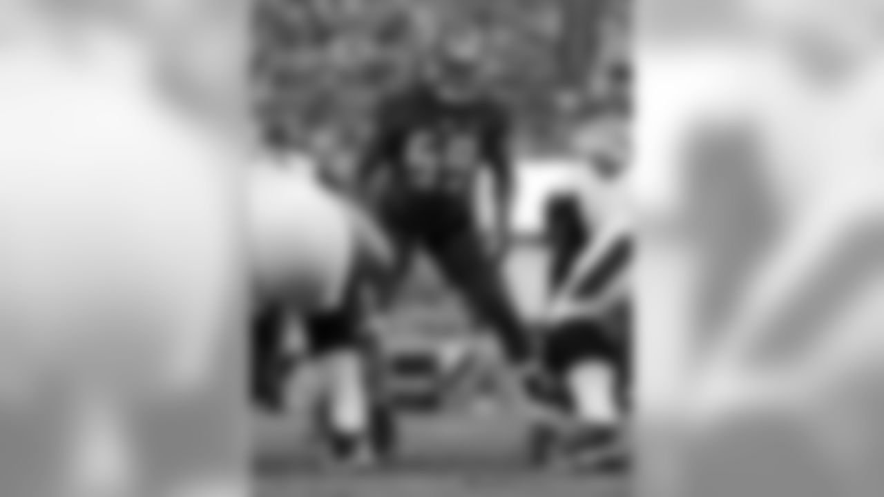 LB Mason Foster