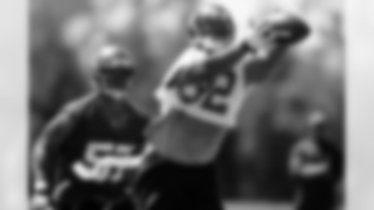 RB Michael Pittman shows why he is known as a very good pass-catching back