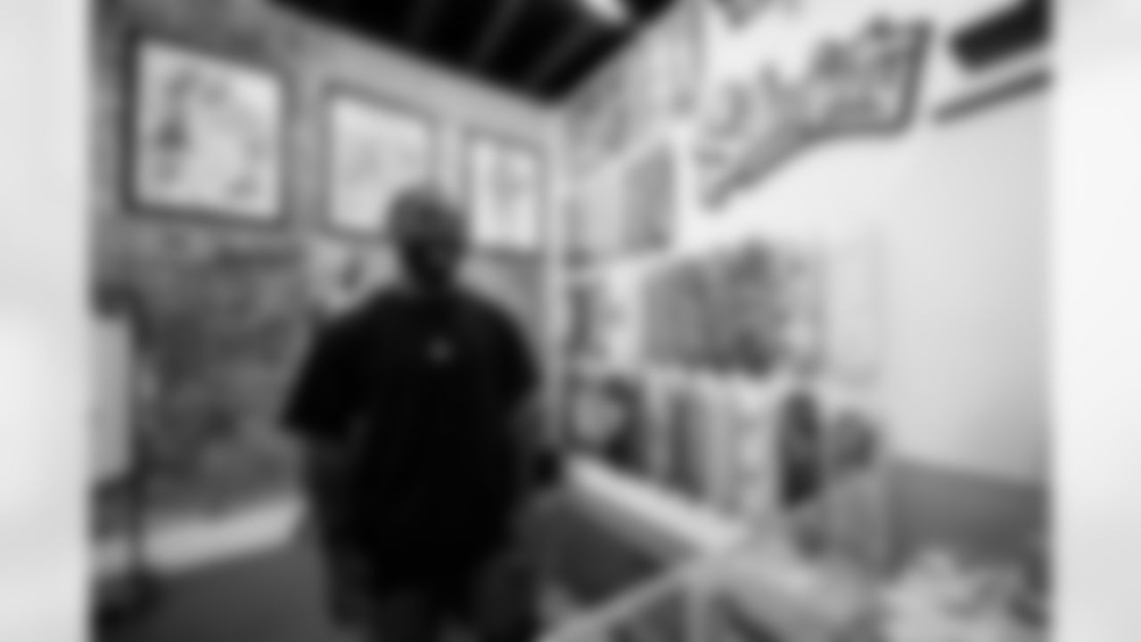TAMPA, FL - May 03, 2022 - Running Back Giovani Bernard #25 of the Tampa Bay Buccaneers during an episode of The Bay at Soleciety Sneaker Boutique. Photo By Kyle Zedaker/Tampa Bay Buccaneers