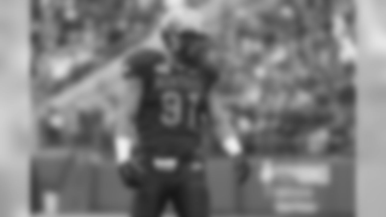 DE Tyrone Holmes, Montana