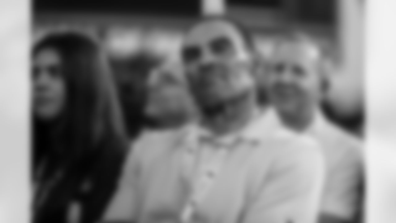 CANTON, OH - AUGUST 08, 2021 - Herm Edwards during John Lynch's Enshrinement ceremony into the Pro Football Hall of Fame Class of 2021. Photo By Tori Richman/Tampa Bay Buccaneers