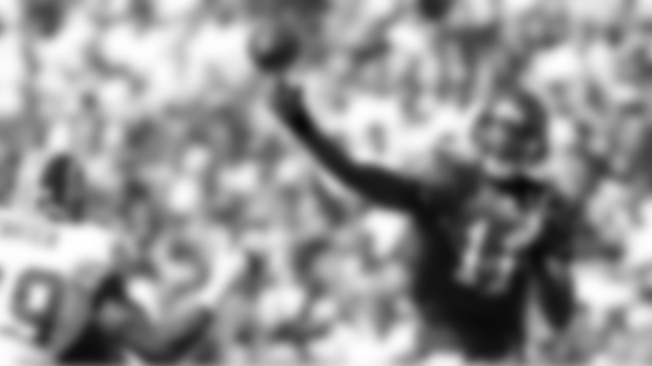 11 QB Josh Johnson threw for 106 yards and 1 touchdown in the game