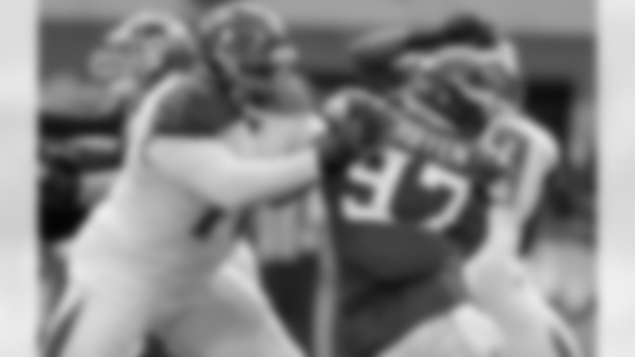 OT Donovan Smith