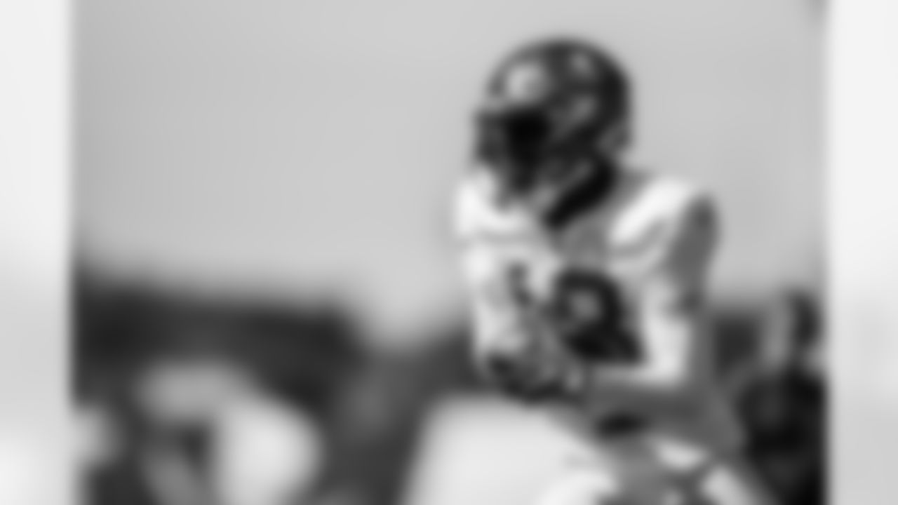 TAMPA, FL - OCTOBER 20, 2021 - Wide Receiver Tyler Johnson #18 of the Tampa Bay Buccaneers during practice at AdventHealth Training Center. Photo By Tori Richman/Tampa Bay Buccaneers