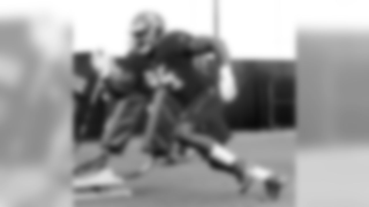 LB Howard Jones