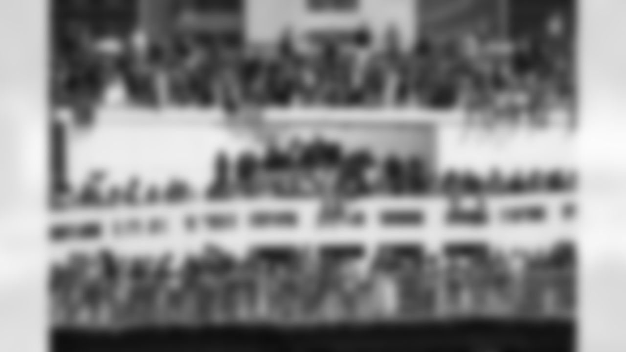 parade_124