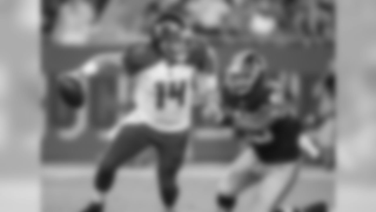 QB Ryan Fitzpatrick