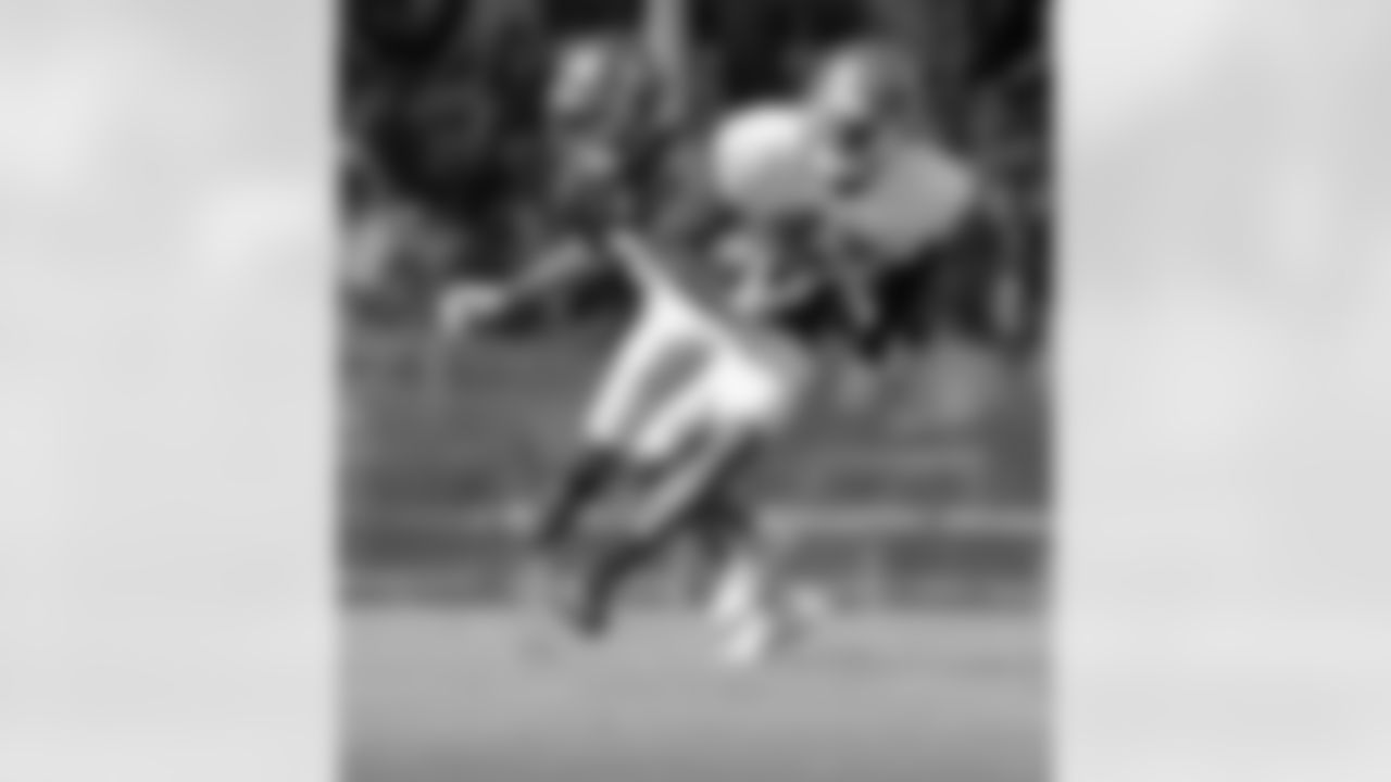 WR Derel Walker