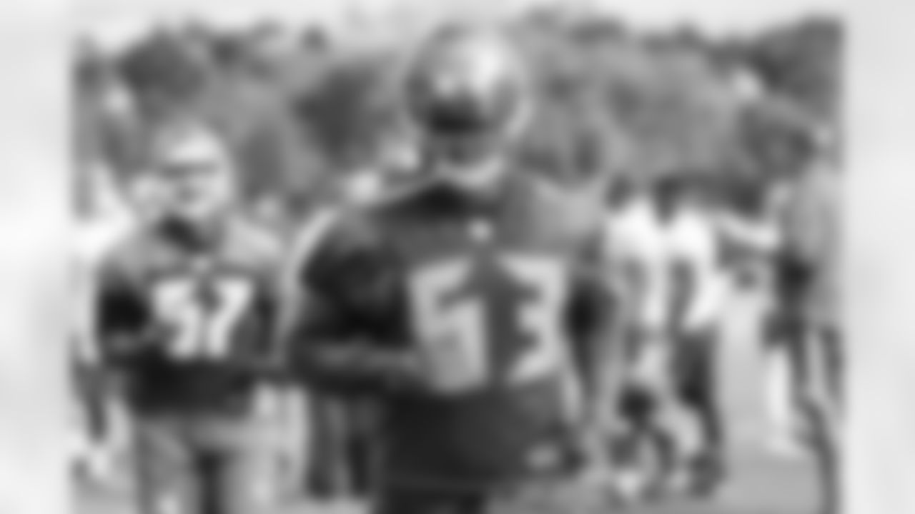 53 LB Adarius Glanton