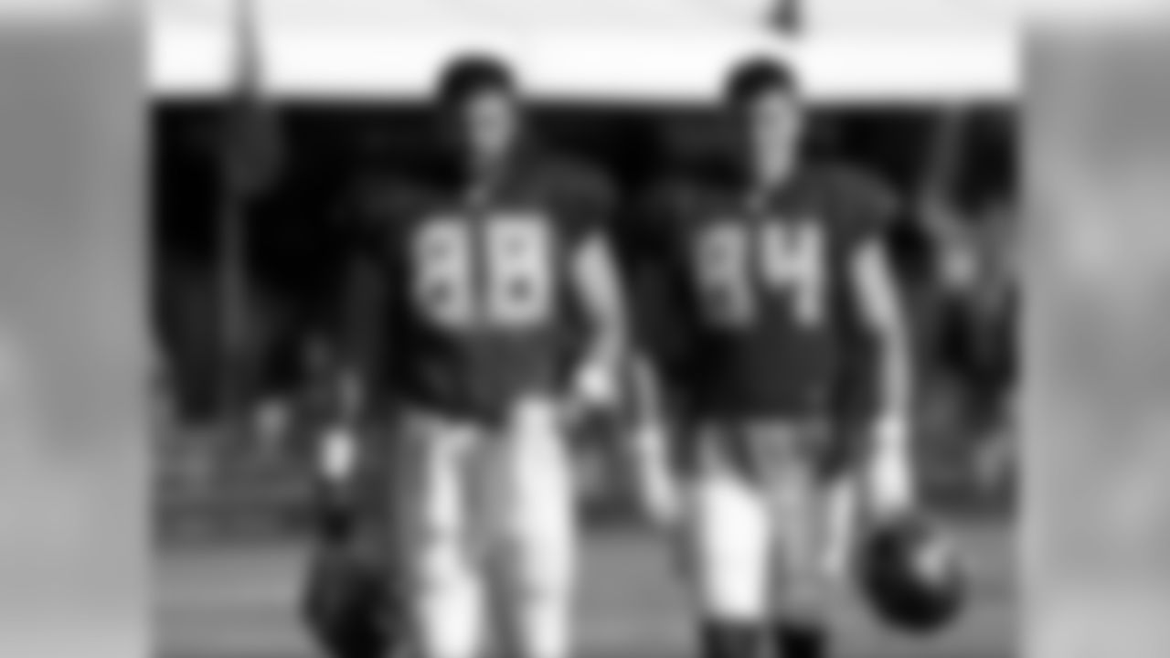 88 TE Luke Stocker and #84 TE Cameron Brate