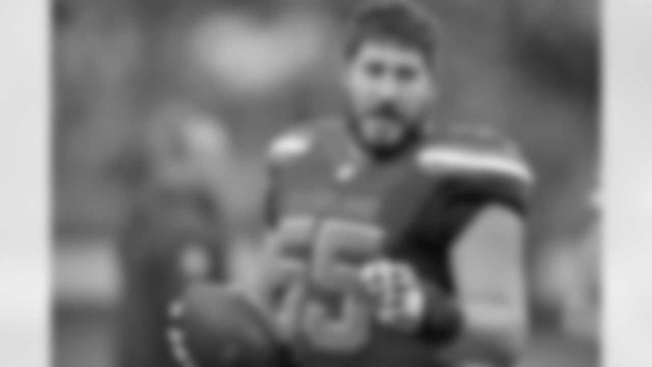 Alex Mack, C - SIGNED, CLE