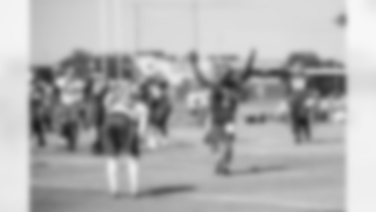 17 WR Donteaa Dye