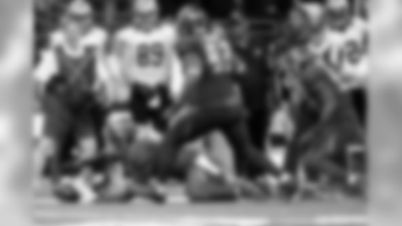 DT Henry Melton recovers a fumble