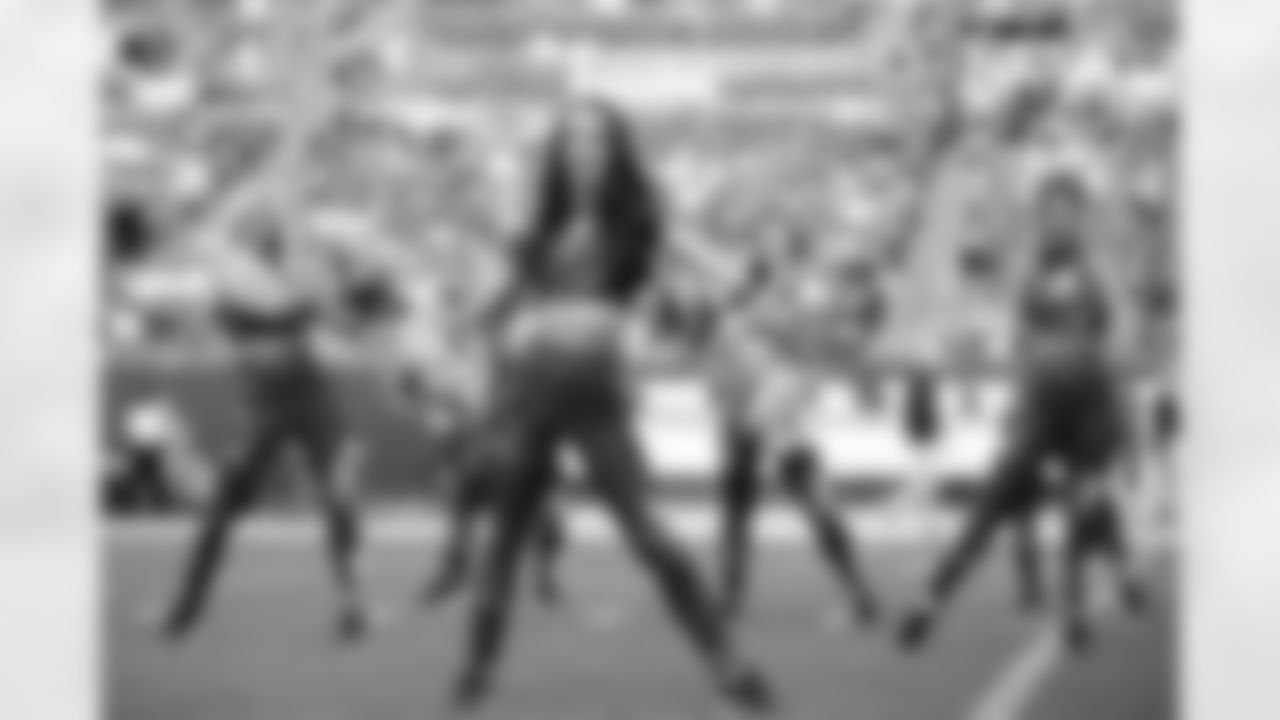 TAMPA, FL - August 21, 2021 - Tampa Bay Buccaneers Cheerleaders during the preseason game between the Tennessee Titans and Tampa Bay Buccaneers at Raymond James Stadium. The Titans won the game, 34-3. Photo By Matt May/Tampa Bay Buccaneers