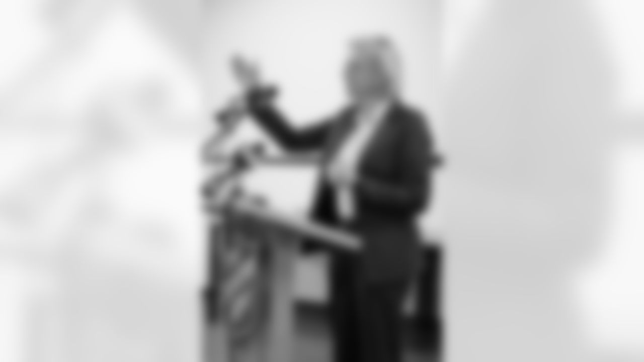 TAMPA, FL - January 25, 2021 - Mayor Jane Castor speaks during the Salvation Army Red Shield Center's grand opening, supported by the Glazer Vision Foundation. Photo By Kyle Zedaker/Tampa Bay Buccaneers