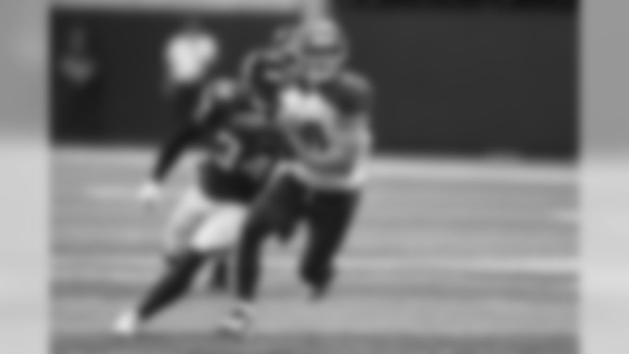 WR Adam Humphries, No. 10