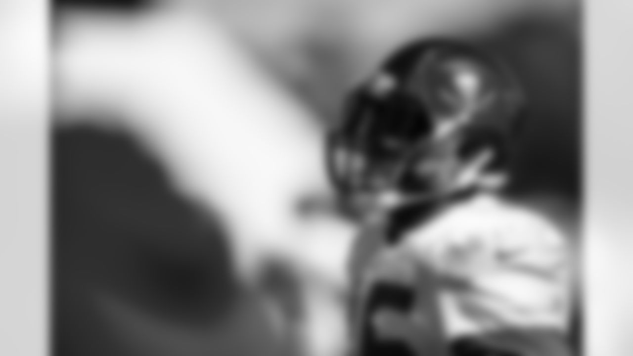 TAMPA, FL - DECEMBER 09, 2020 - Inside Linebacker Devin White #45 of the Tampa Bay Buccaneers during practice at AdventHealth Training Center. Photo By Kyle Zedaker/Tampa Bay Buccaneers