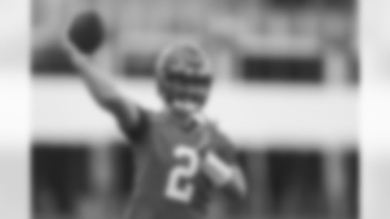 TAMPA, FL- SEPTEMBER 17, 2020 - Quarterback Josh Rosen #2 of the Tampa Bay Buccaneers during practice at AdventHealth Training Center. Photo By Kyle Zedaker/Tampa Bay Buccaneers