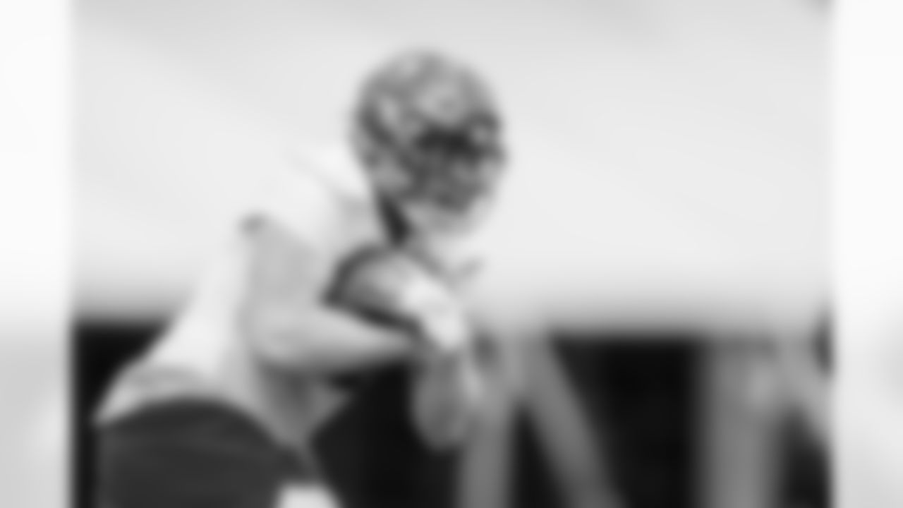 TAMPA, FL - May 13, 2022 - Tight End Ko Kieft #41 of the Tampa Bay Buccaneers during 2022 Rookie Mini Camp at AdventHealth Training Center. Photo By Tori Richman/Tampa Bay Buccaneers
