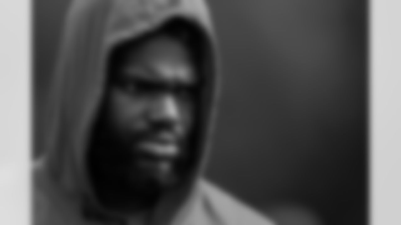 TAMPA, FL - January 21, 2022 - Outside Linebacker Shaquil Barrett #58 of the Tampa Bay Buccaneers during practice at AdventHealth Training Center. Photo By Kyle Zedaker/Tampa Bay Buccaneers