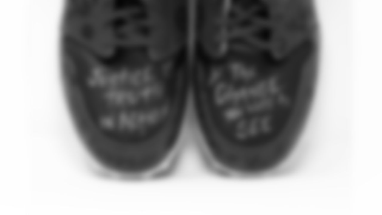TAMPA, FL - November 24, 2021 - Defensive Lineman William Gholston #92 of the Tampa Bay Buccaneers' cleats for 2021 My Cause My Cleats. Photo By Kyle Zedaker/Tampa Bay Buccaneers
