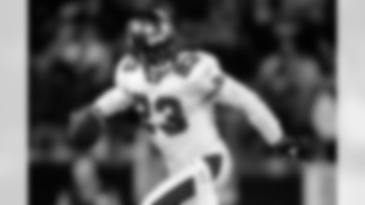 23 S Jermaine Phillips had an incredible interception in the 3rd quarter