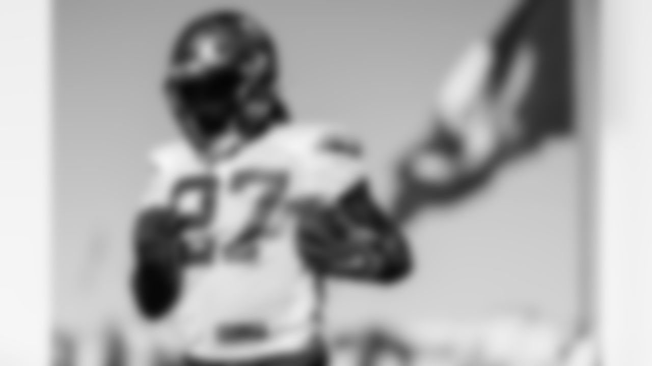 TAMPA, FL - DECEMBER 24, 2021 - Running Back Ronald Jones II #27 of the Tampa Bay Buccaneers during practice at AdventHealth Training Center. Photo By Tori Richman/Tampa Bay Buccaneers