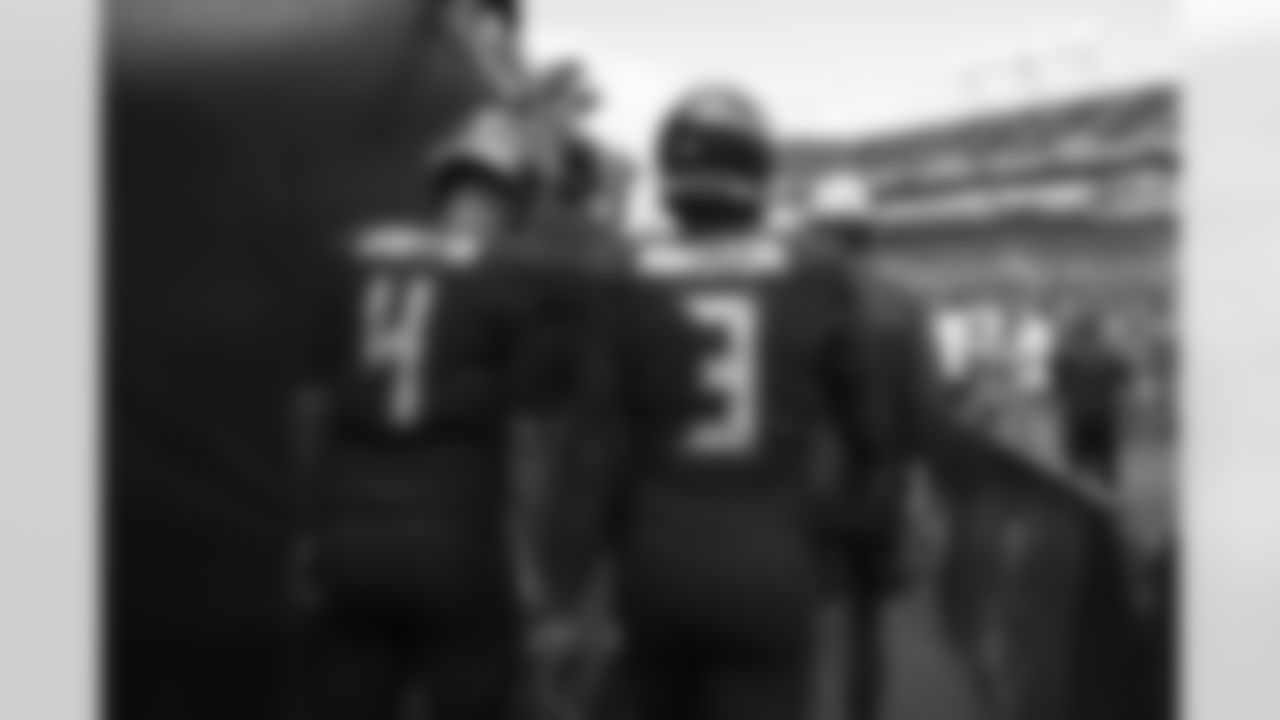 pregame 064