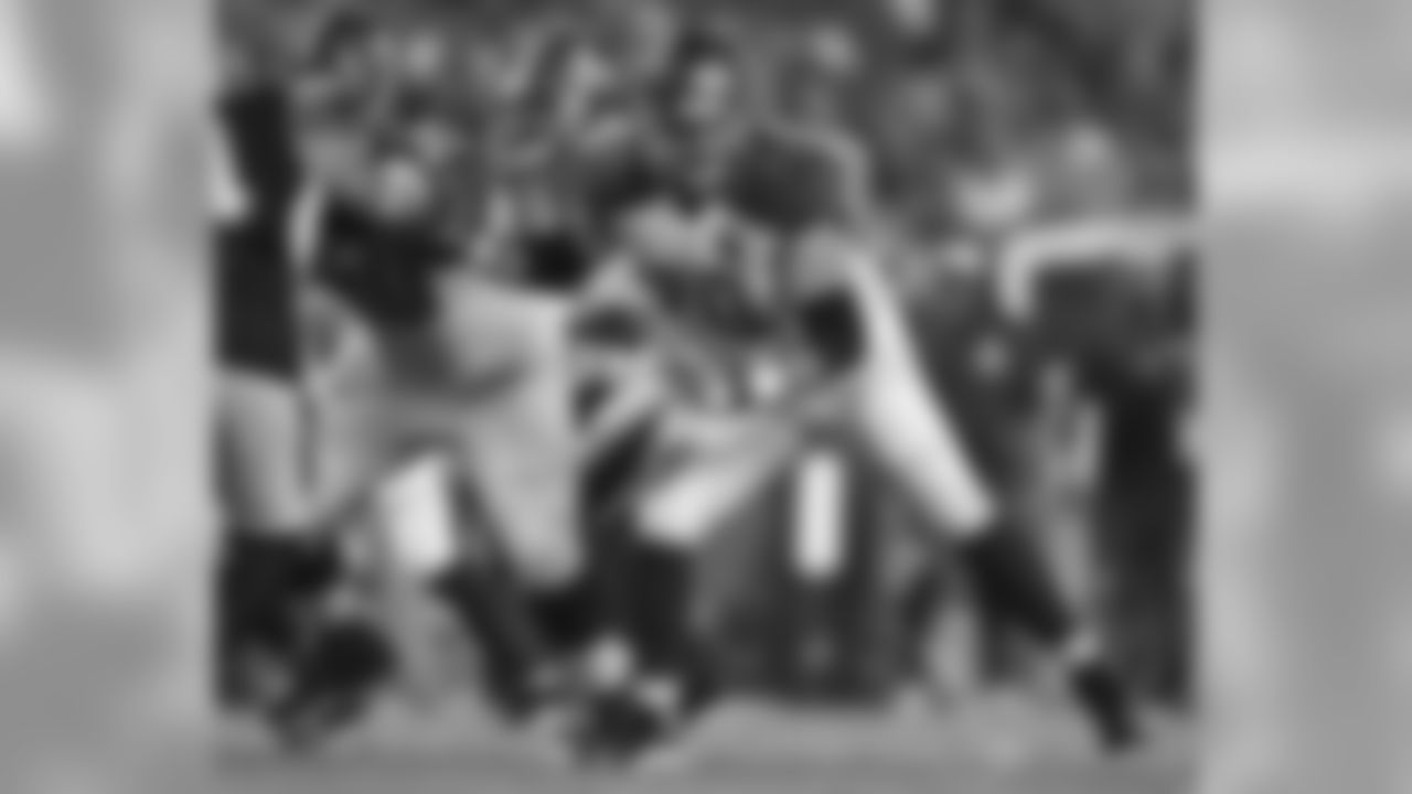 #70 Logan Mankins