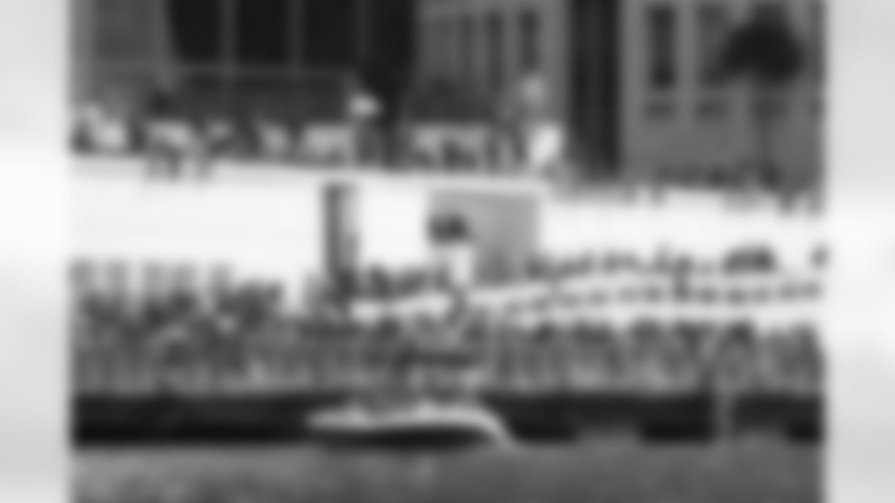 parade_042