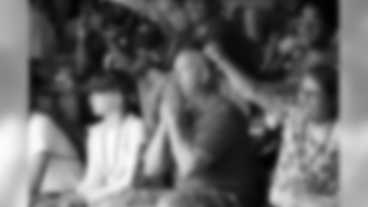 190805_TR_TrainingCamp9_fans019