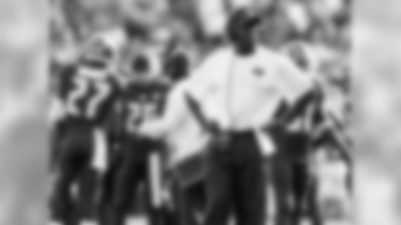 Head Coach Lovie Smith