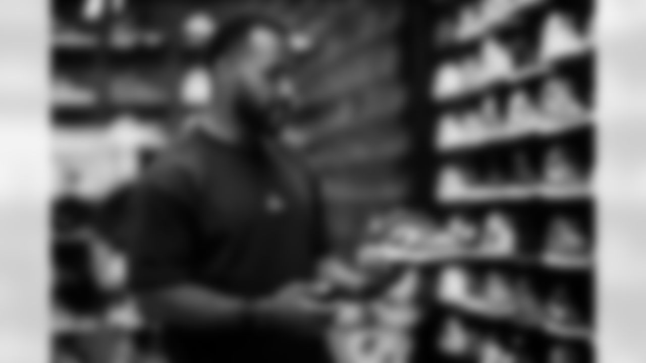 TAMPA, FL - May 03, 2022 - Running Back Giovani Bernard #25 of the Tampa Bay Buccaneers during an episode of The Bay at Soleciety Sneaker Boutique. Photo By Kyle Zedaker/Tampa Bay Buccaneers