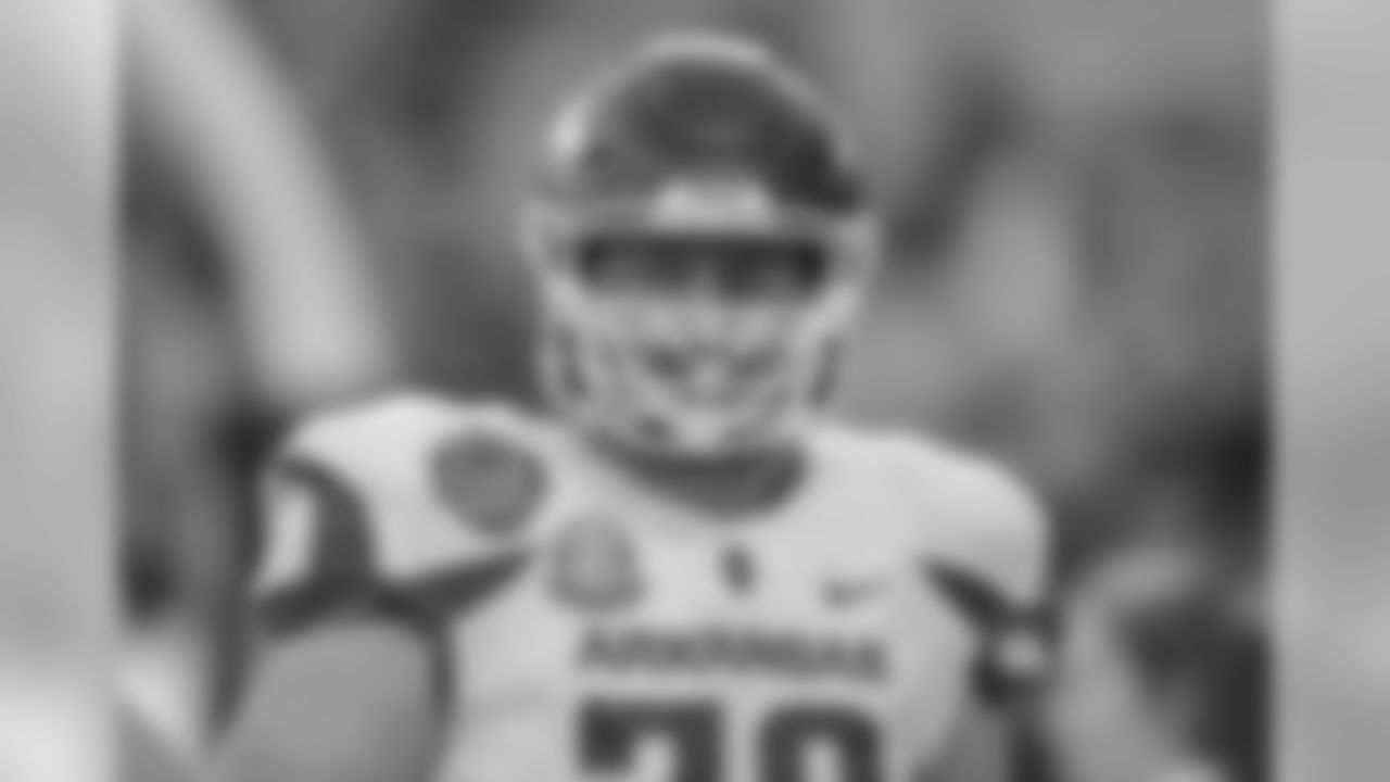 OT Dan Skipper, Arkansas
