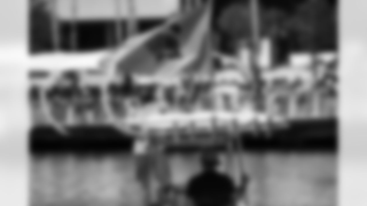 parade_144
