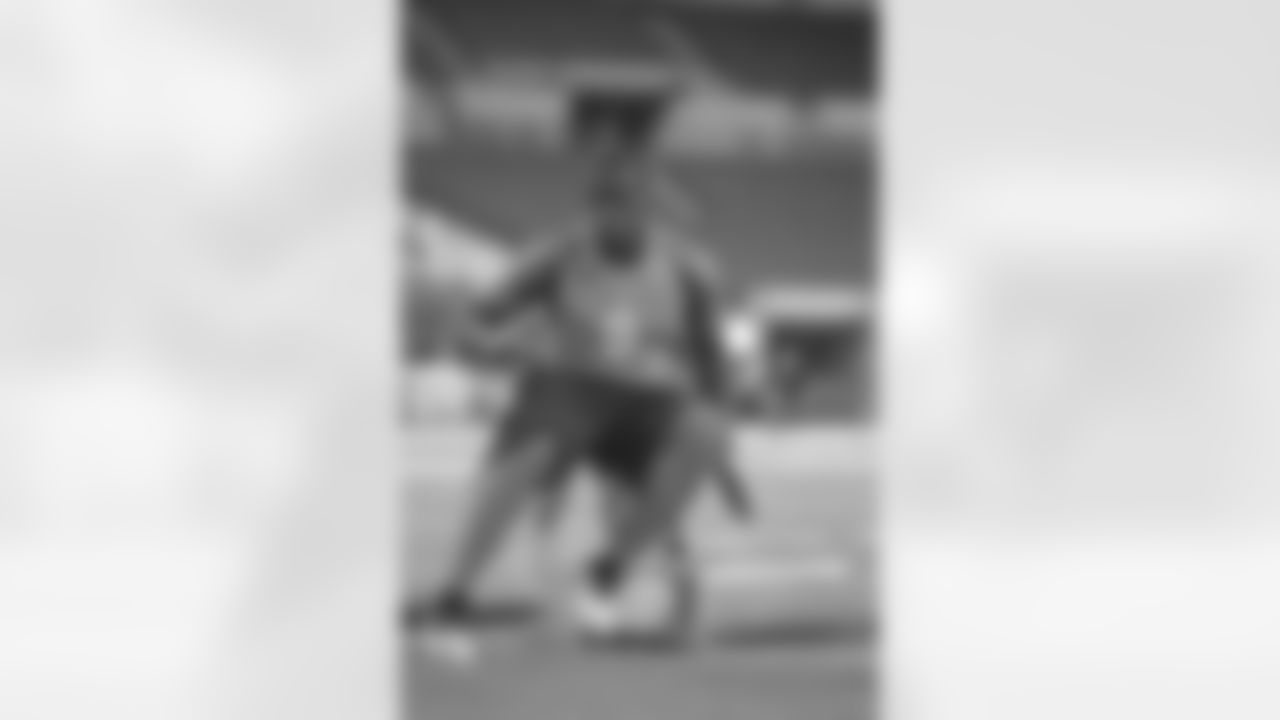 54 LB Lavonte David