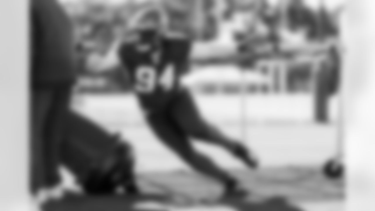 TAMPA, FL - DECEMBER 24, 2021 - Defensive Tackle Willington Previlon #94 of the Tampa Bay Buccaneers during practice at AdventHealth Training Center. Photo By Tori Richman/Tampa Bay Buccaneers